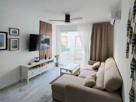 Dúplex de alquiler en Avenida Costa del Sol, 12, Laguna Beach - Photo 2
