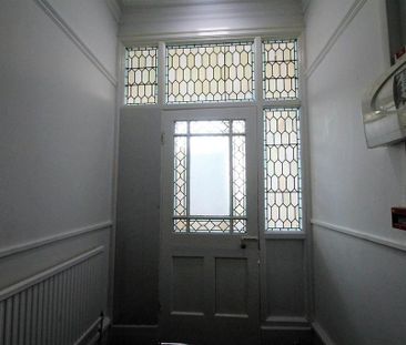 8 bedroom property to rent - Photo 4