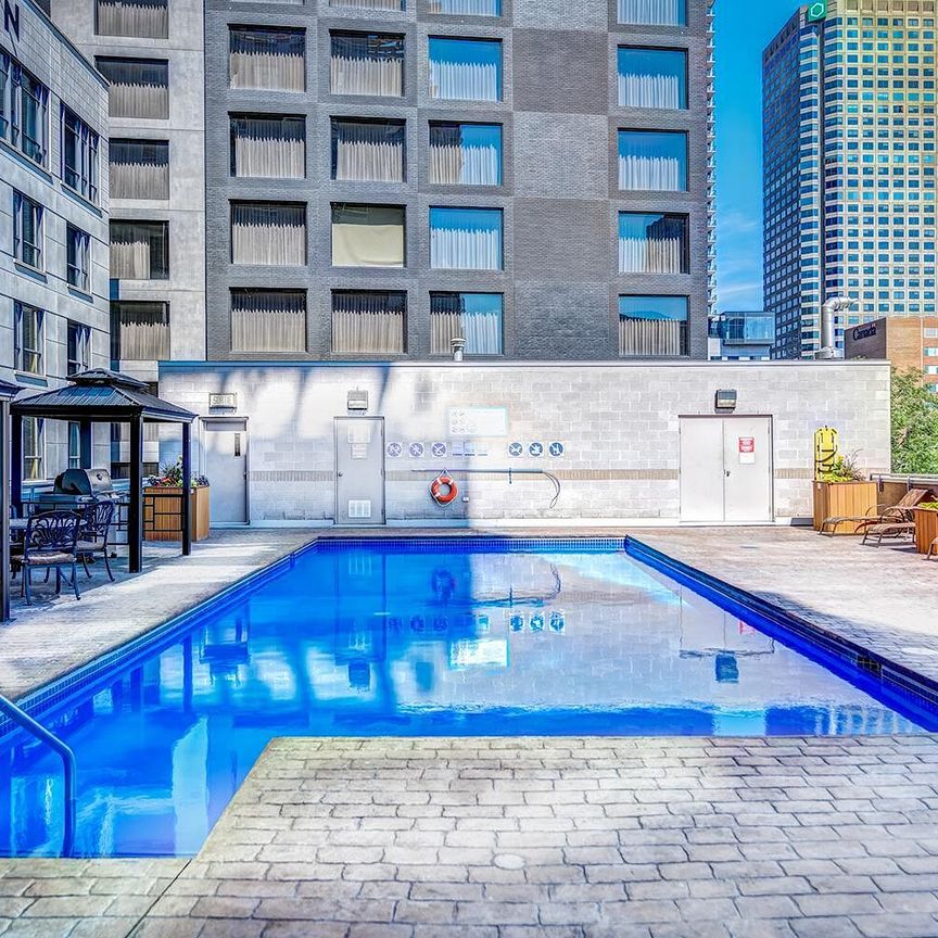 1009 Rue de Bleury, Montréal, QC - Photo 1