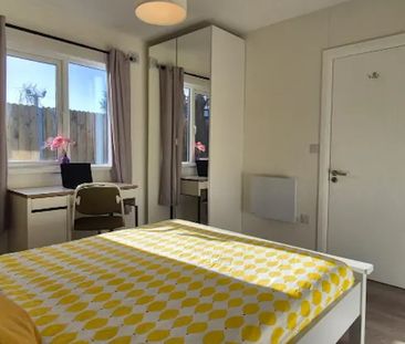 Saint Joseph's Avenue, Dublin - Photo 5