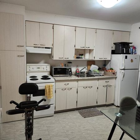 2 ET DEMI DISPONIBLE LE 1ER FÉVRIER 2026 - Photo 3