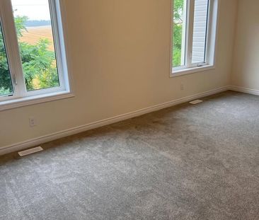 For Lease - 214 Broadacre Drive, Kitchener, Ontario - Photo 4