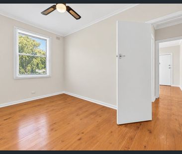 Hi, I’m Your Easy-Care Smithfield Plains Home - Photo 2