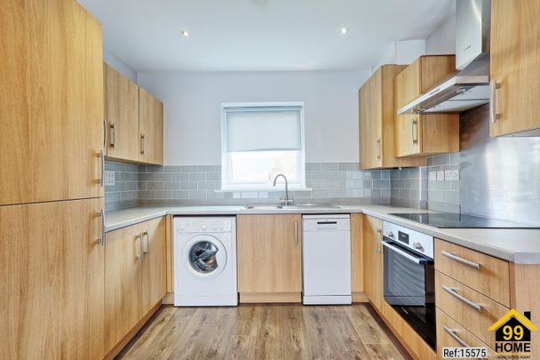 2 bed End of Terrace in Pearl Square , Chelmsford, CM2 9FP - Photo 1