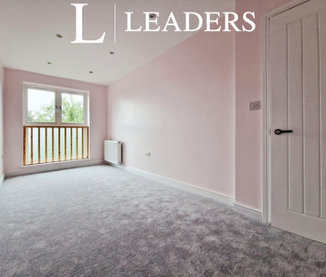 4 bedroom house to rent Station Approach, SS8 - Photo 1