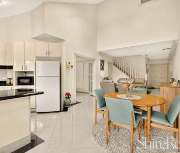 Versatile townhouse in a prime location - Photo 1