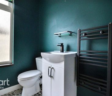 2 bedroom flat to rent - Photo 4