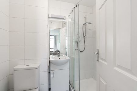 Apartment 10, The Moorings, Saint Mary's Road, Ballsbridge, Dublin 4, D04 T285 - Photo 3