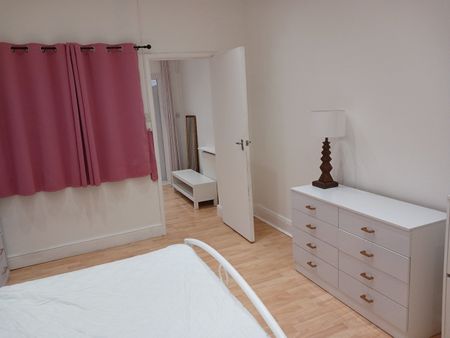 1 Bed Flat, St. Johns Road, NW11 - Photo 5