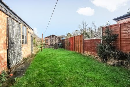 3 bedroom semi-detached house to rent - Photo 4