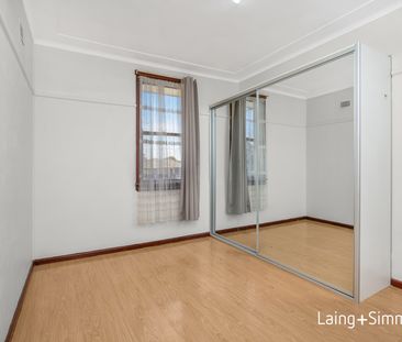 20 Hinkler Avenue, Warwick Farm NSW 2170 - House For Rent | Domain - Photo 3