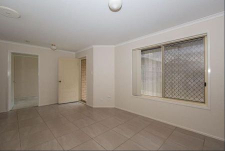 Large Lowset Neat & Tidy Brick Home - Photo 4