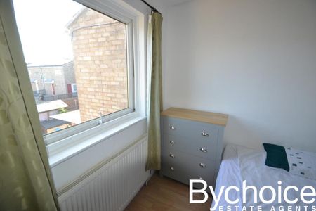 1 bedroom in a house share to rent - Photo 3