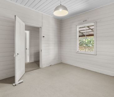 Charming Historic Residence with River Views & Prime Location - Photo 3