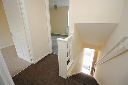 2 bedroom terraced house to rent - Photo 2
