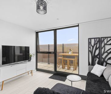 Chic one bedroom apartment with bay views in prime location - Photo 1