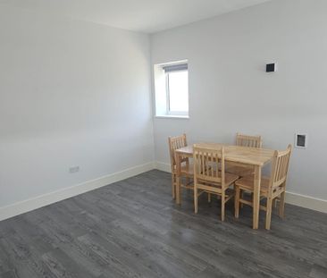Queens Road, Brentwood CM14, London - Photo 3