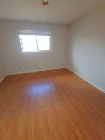 For Lease - 98 Buchanan Street Unit# Upper, Barrie, Ontario - Photo 2