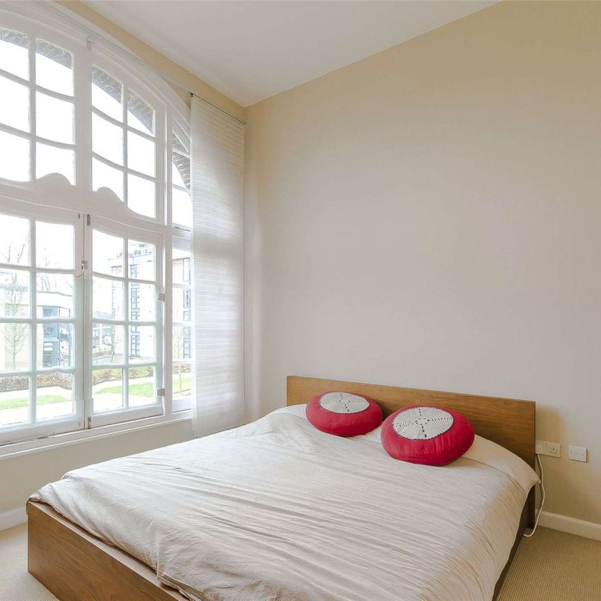 This stunning three bedroom apartment is located on the first floor of this prestigious development. - Photo 1