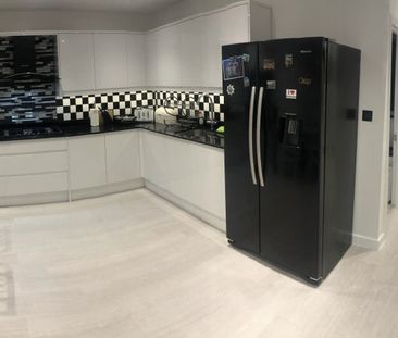 Room in a Shared House, Abbotts Road, CR4 - Photo 5