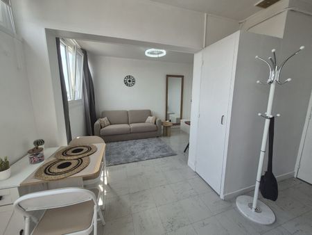 Location Appartement 1 pièce 22m² VALENCIENNES 59300 - Photo 2
