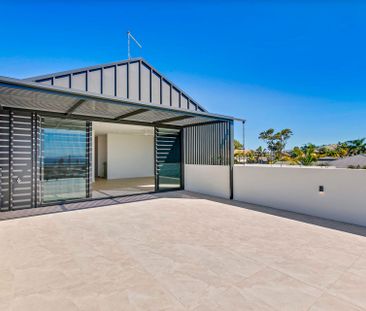 Luxurious Top Floor Unit with Terrace, Ocean Views. Water and Elect... - Photo 2