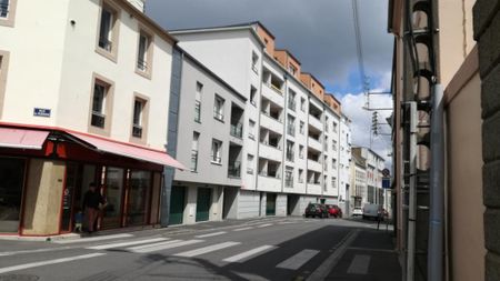 A LOUER APPARTEMENT T3 PARKING ASCENSEUR TERRASSE - Photo 4