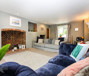 4 bedroom detached house to rent - Photo 1