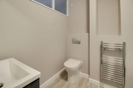 3 bedroom end of terrace house to rent - Photo 4
