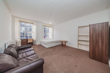 3 bedroom flat to rent - Photo 4