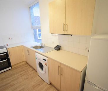 1 bedroom flat to rent - Photo 5