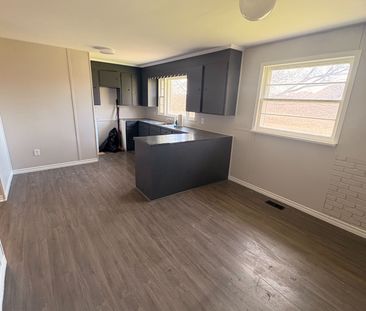 For Lease - 1585 19th Avenue, Richmond Hill, Ontario - Photo 5