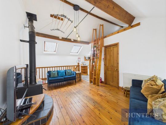 3 bedroom House To Let Total Size: 1018 SQ FT - Photo 1