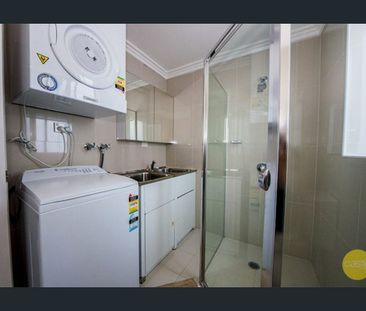 Internet (Basic use only), Water & Electricity Included ! - Photo 5