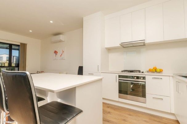 Trendy and near new - Photo 1