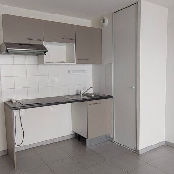 Location Appartement 2 pièces 42m² AUCAMVILLE 31140 - Photo 1