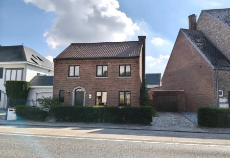 MOOIE WONING MET GARAGE EN TUINTJE - Photo 2