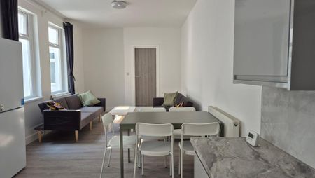 6 bedroom terraced house to rent - Photo 4