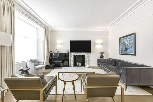 A beautifully presented six bedroom family home on Carlton Hill - Photo 1