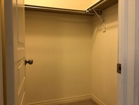 For Lease - 4 Cedarland Road, Brampton, Ontario - Photo 5