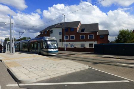 1 bedroom in a flat share to rent - Photo 5