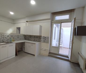 Location Appartement 2 pièces 46m² MARSEILLE 3ème - Photo 5