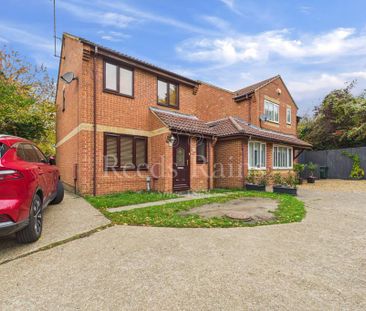 3 bedroom detached house to rent - Photo 2