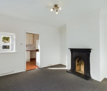 2 bedroom semi-detached house to rent - Photo 3