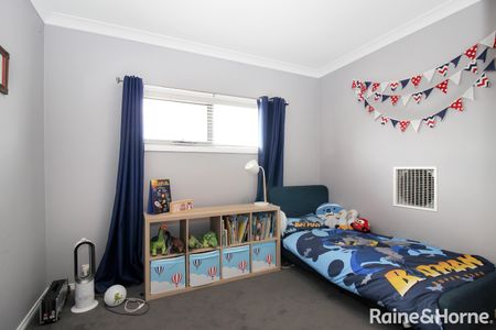 11 Palm Court, Jerrabomberra NSW 2619 - Townhouse For Rent | Domain - Photo 5