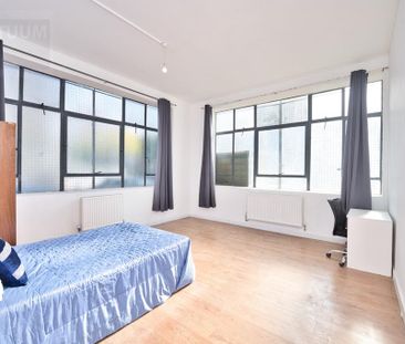 3 bedroom flat to rent - Photo 4