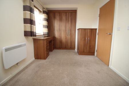 2 Bedroom Apartment - Photo 3