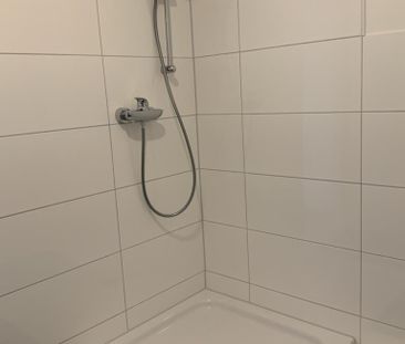 Zwei Zimmer, neues Bad und Balkon - Photo 4