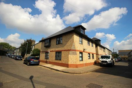 1 bedroom ground floor flat to rent - Photo 3