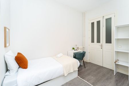 Calle de Blasco de Garay, Madrid, Community of Madrid 28015 - Photo 4